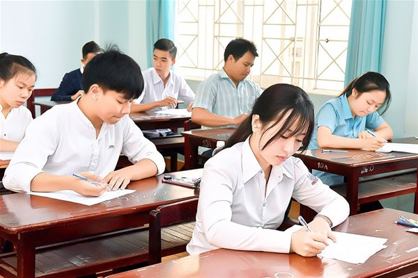 Bài thi tổ hợp vẫn tách ra 3 đầu điểm